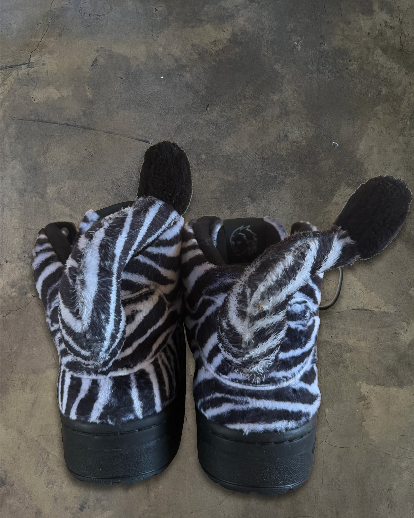 JEREMY SCOTT X ADIDAS ZEBRA SNEAKER
