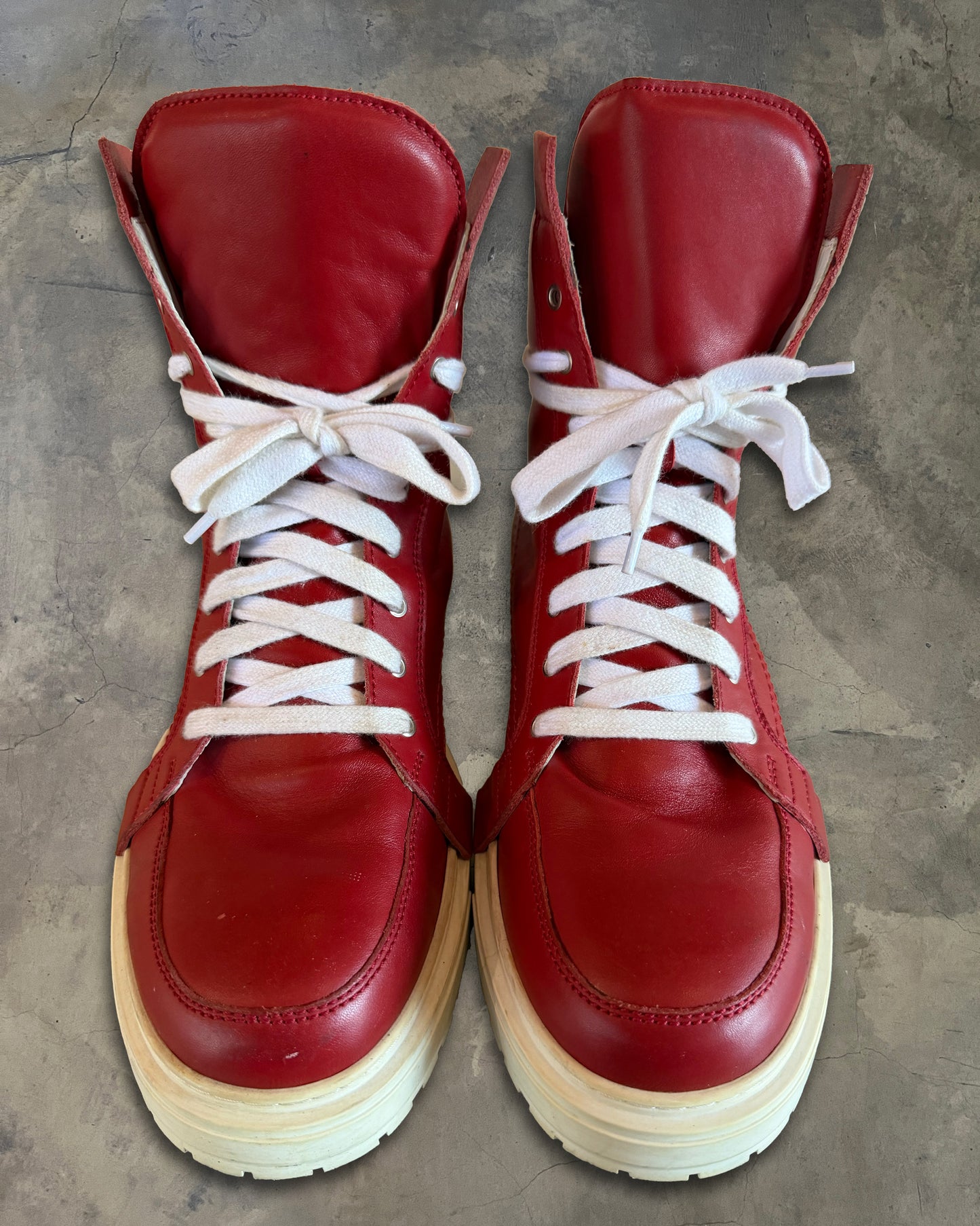 KRISVANASSCHE RED HIGH TOP SNEAKERS