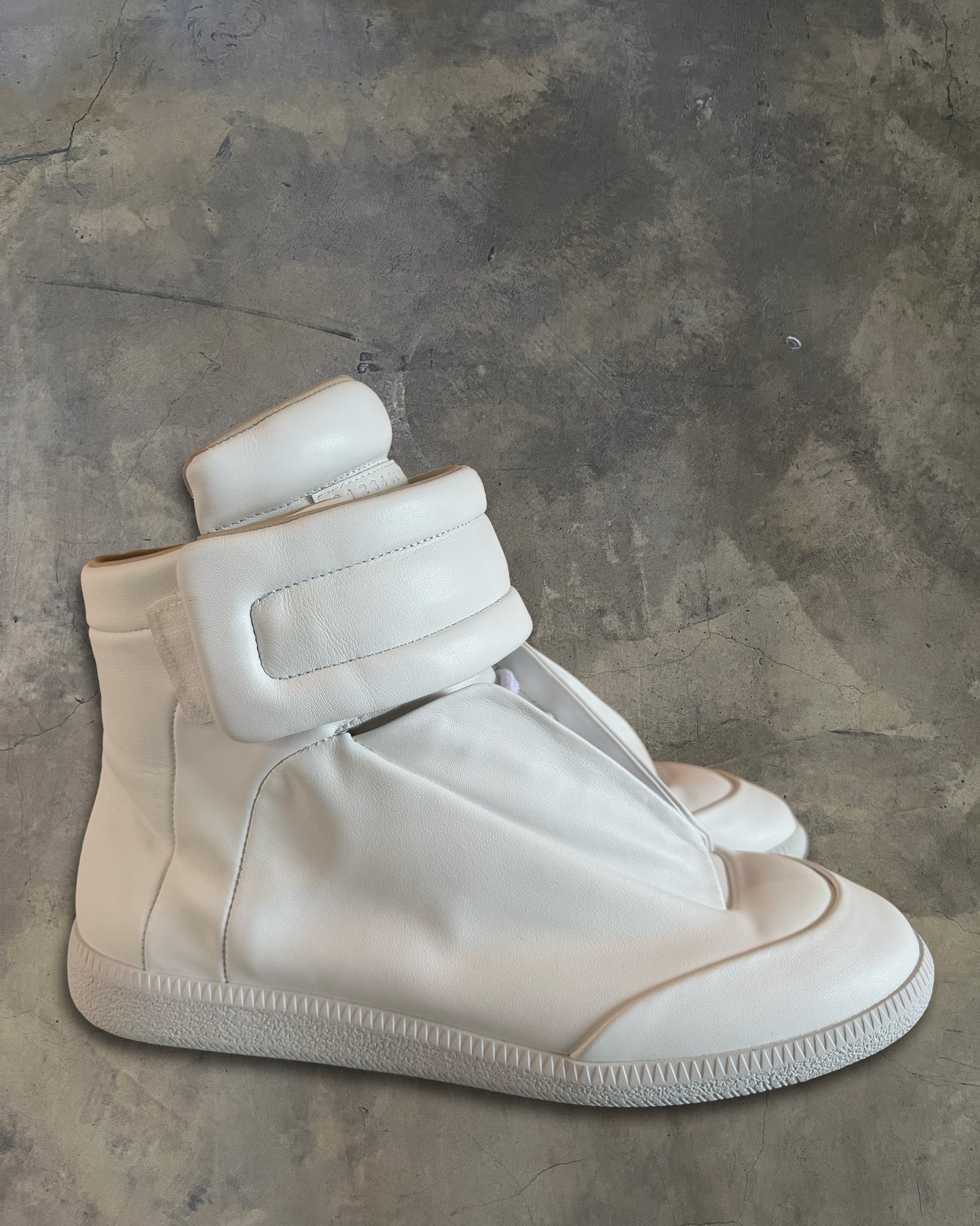 MAISON MARGIELA SS2025 WHITE FUTURES