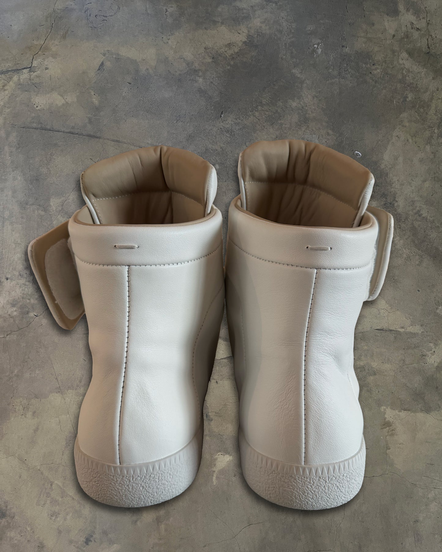 MAISON MARGIELA SS2025 WHITE FUTURES