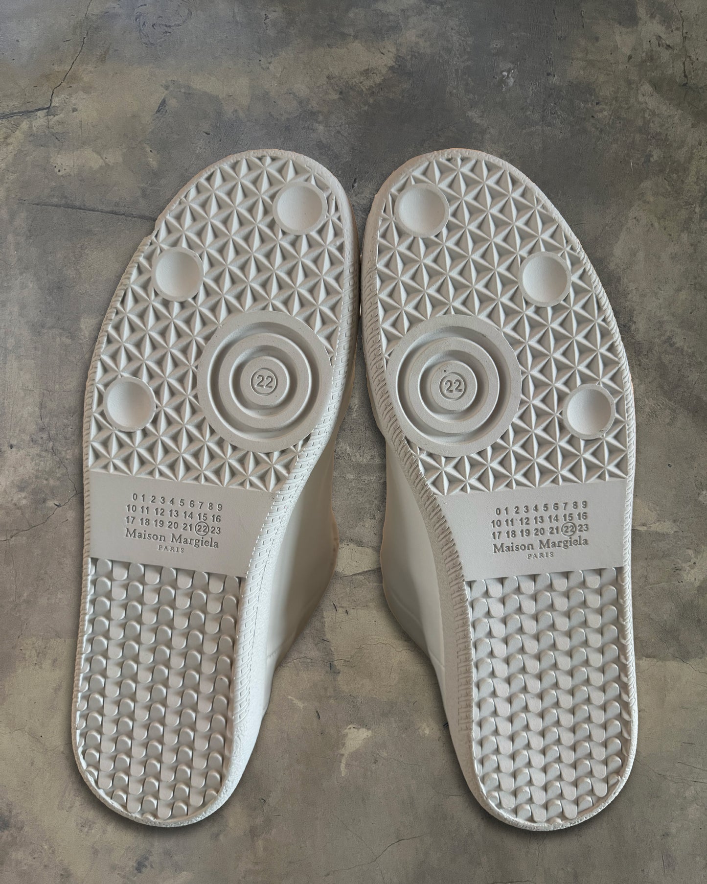 MAISON MARGIELA SS2025 WHITE FUTURES