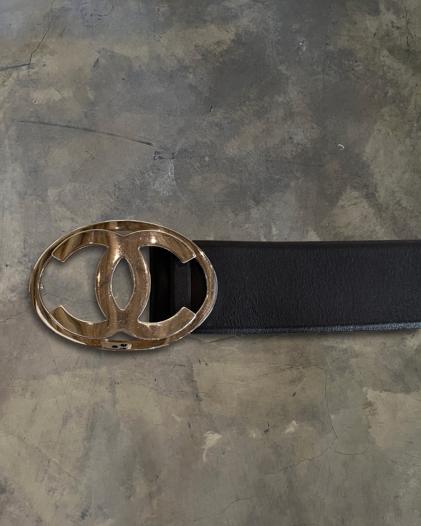 CHANEL BLACK CALFSKIN OVAL CC BELT