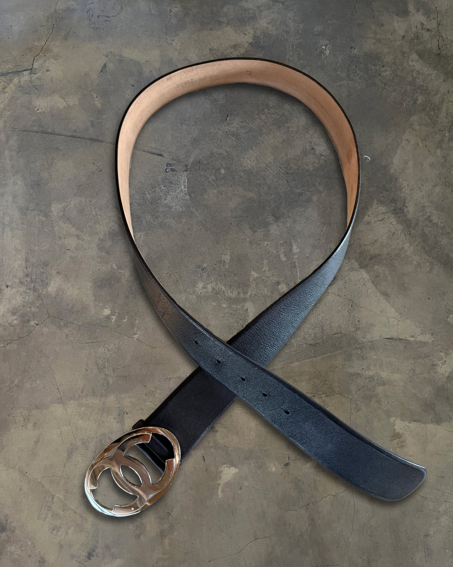 CHANEL BLACK CALFSKIN OVAL CC BELT