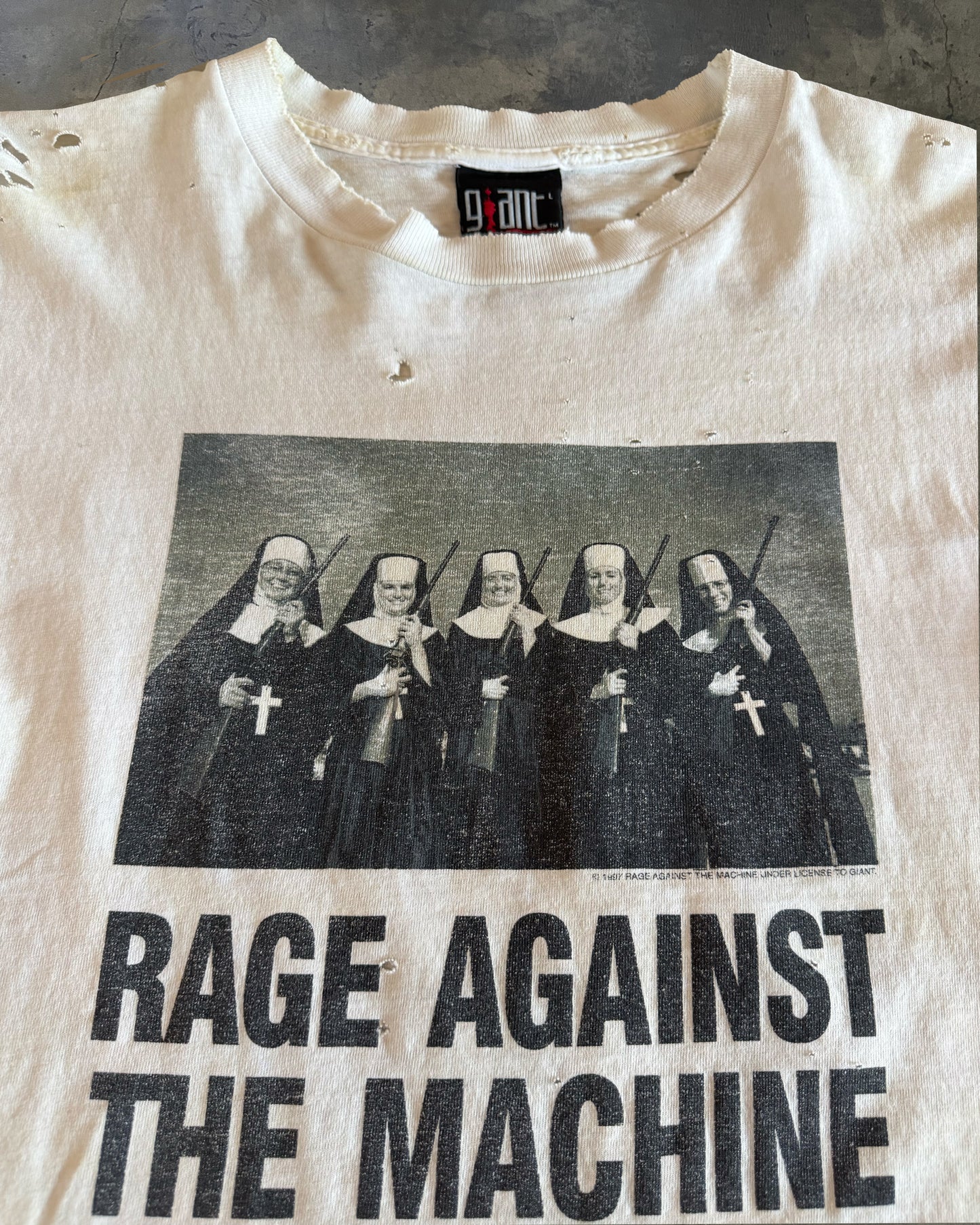 VINTAGE RACE AGAINST THE MACHINE TEE