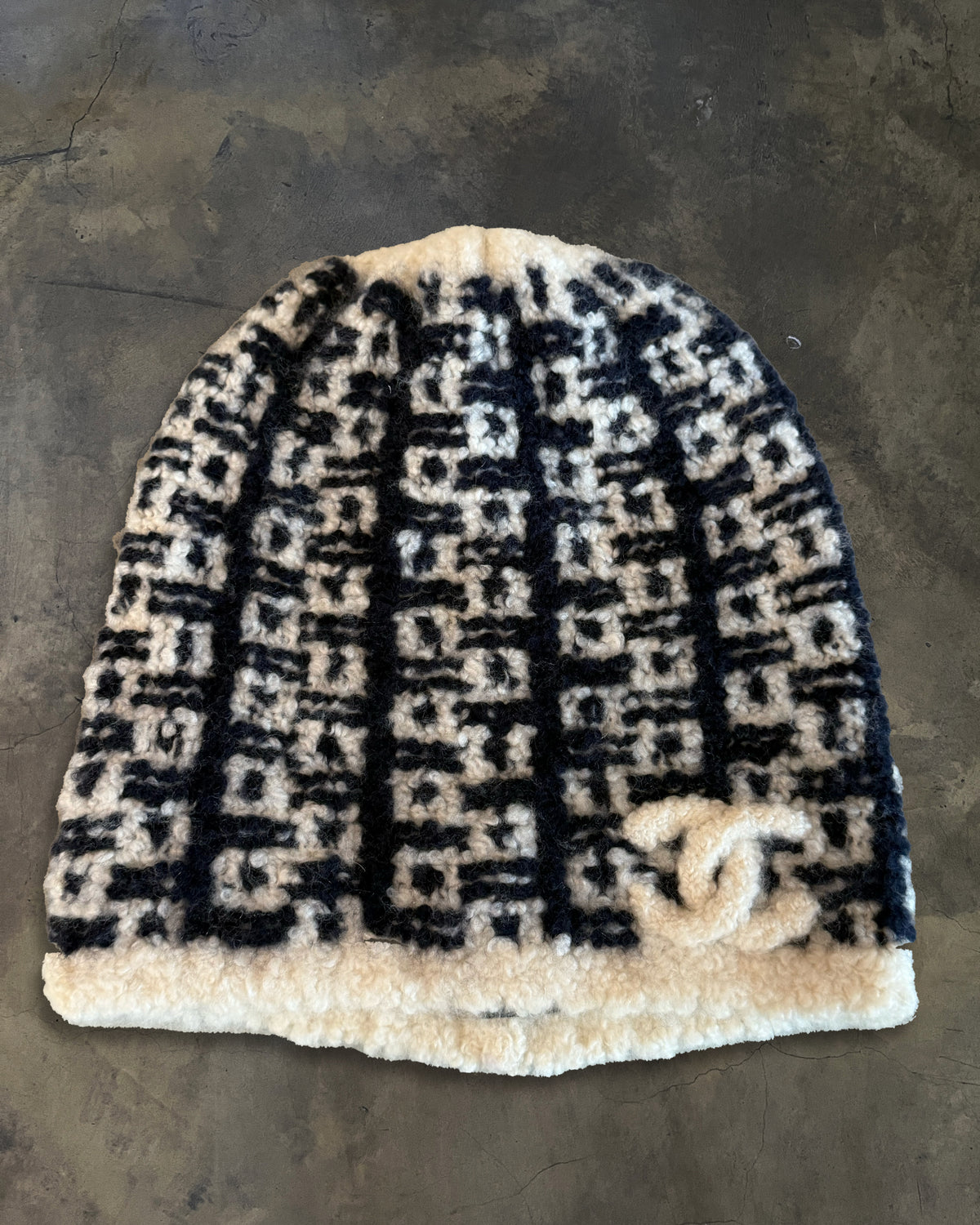 CHANEL CC SILK CASHMERE BEANIE