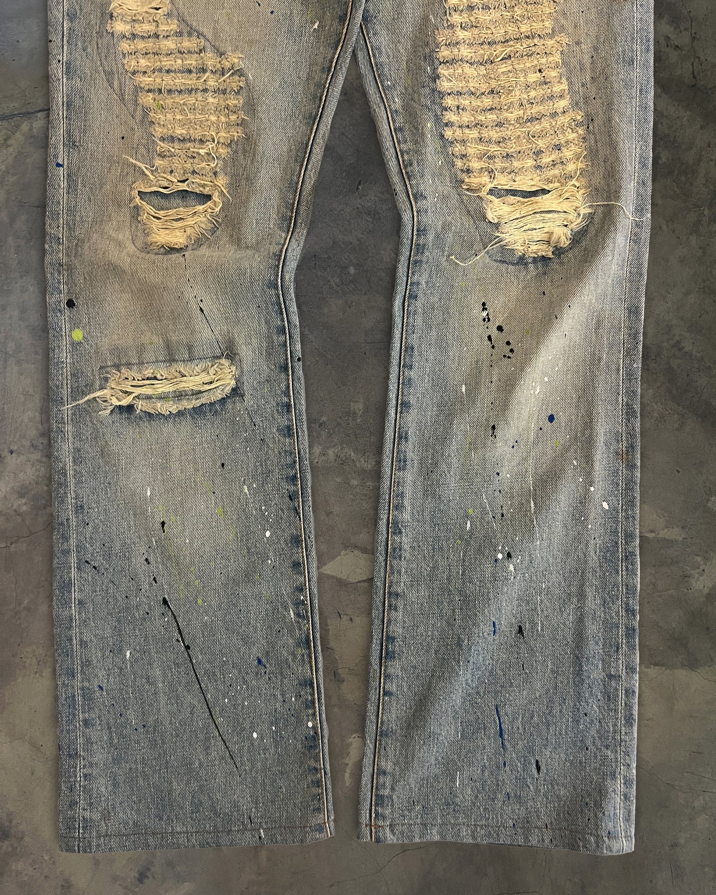 SCHLUSSEL STUDDED PAINTER DENIM