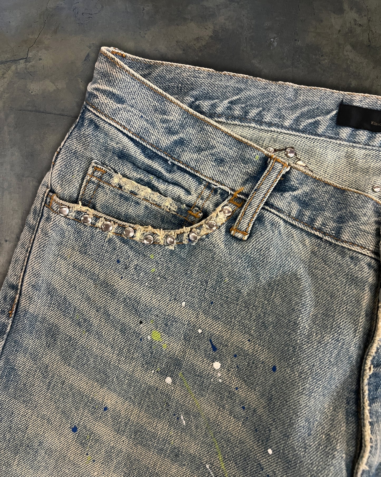 SCHLUSSEL STUDDED PAINTER DENIM