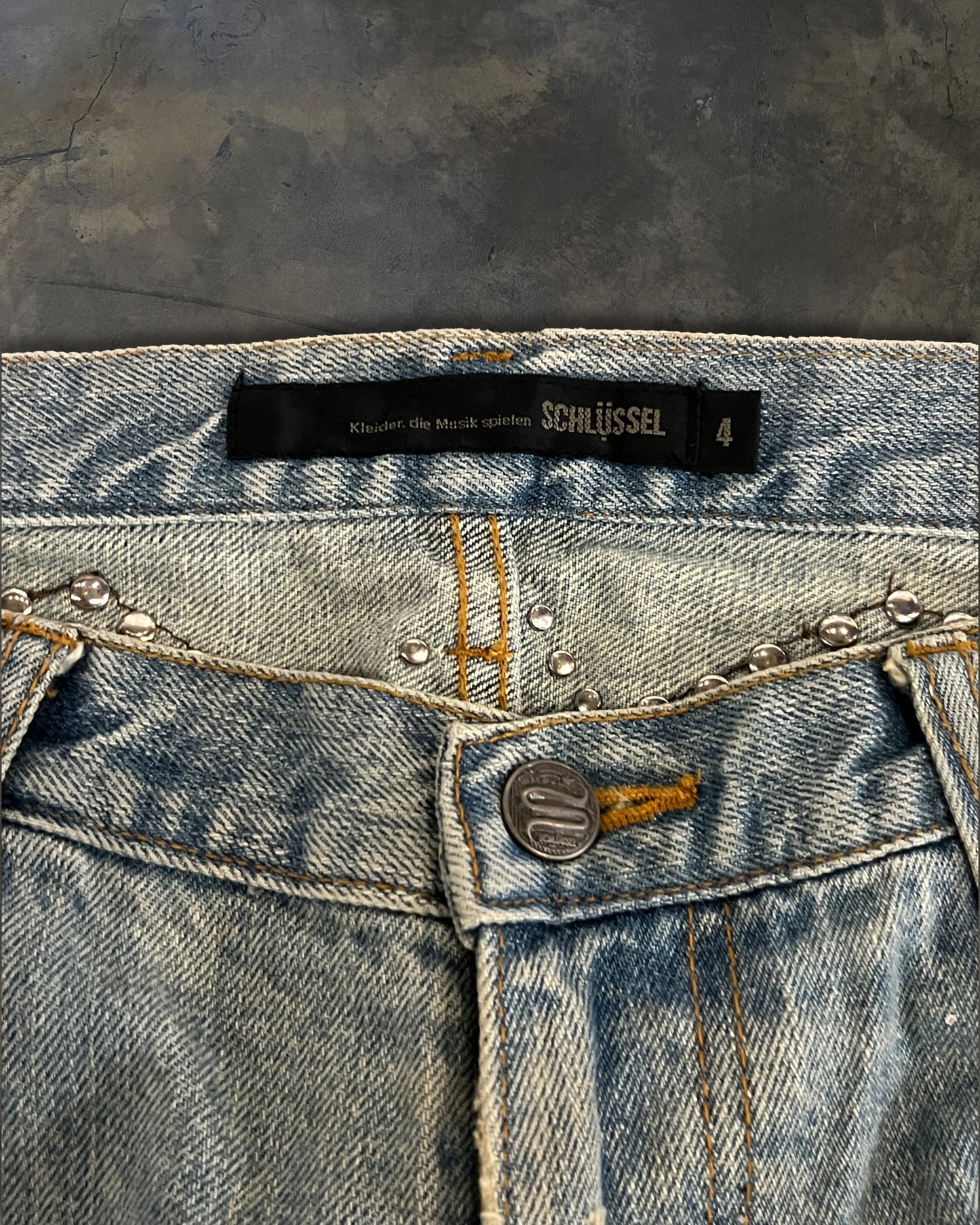 SCHLUSSEL STUDDED PAINTER DENIM