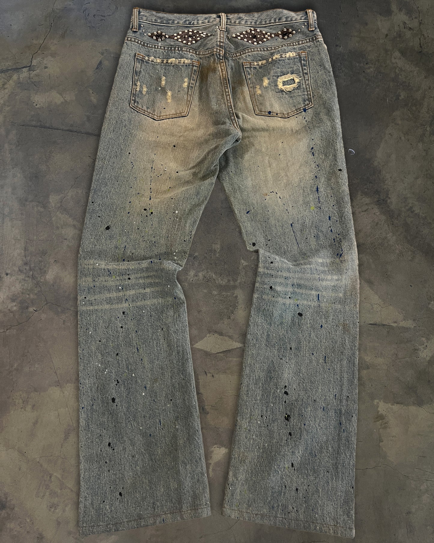 SCHLUSSEL STUDDED PAINTER DENIM