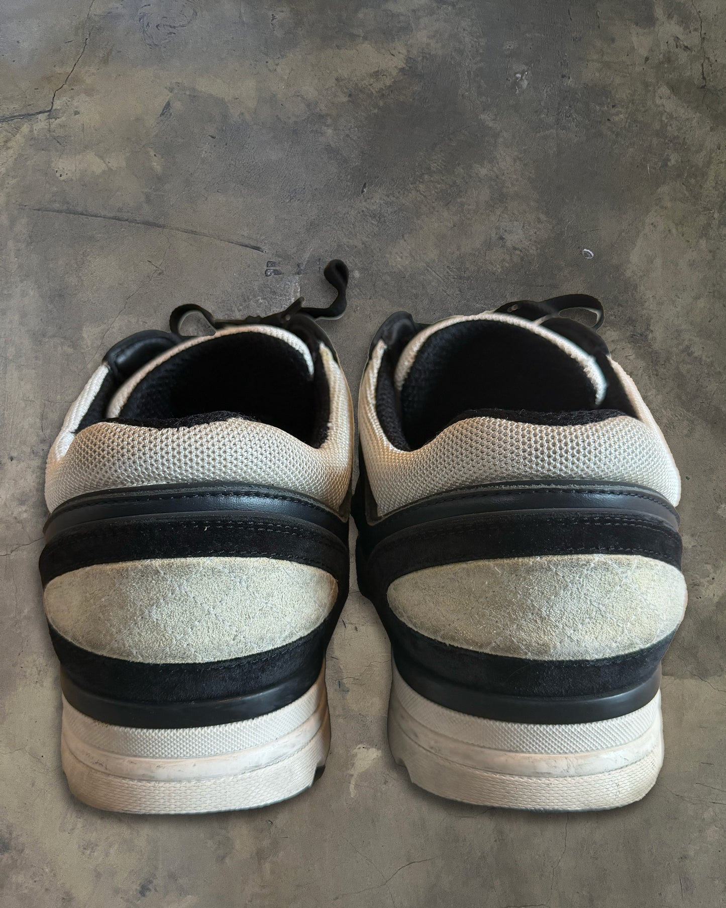 CHANEL CC LOGO SUEDE SNEAKERS