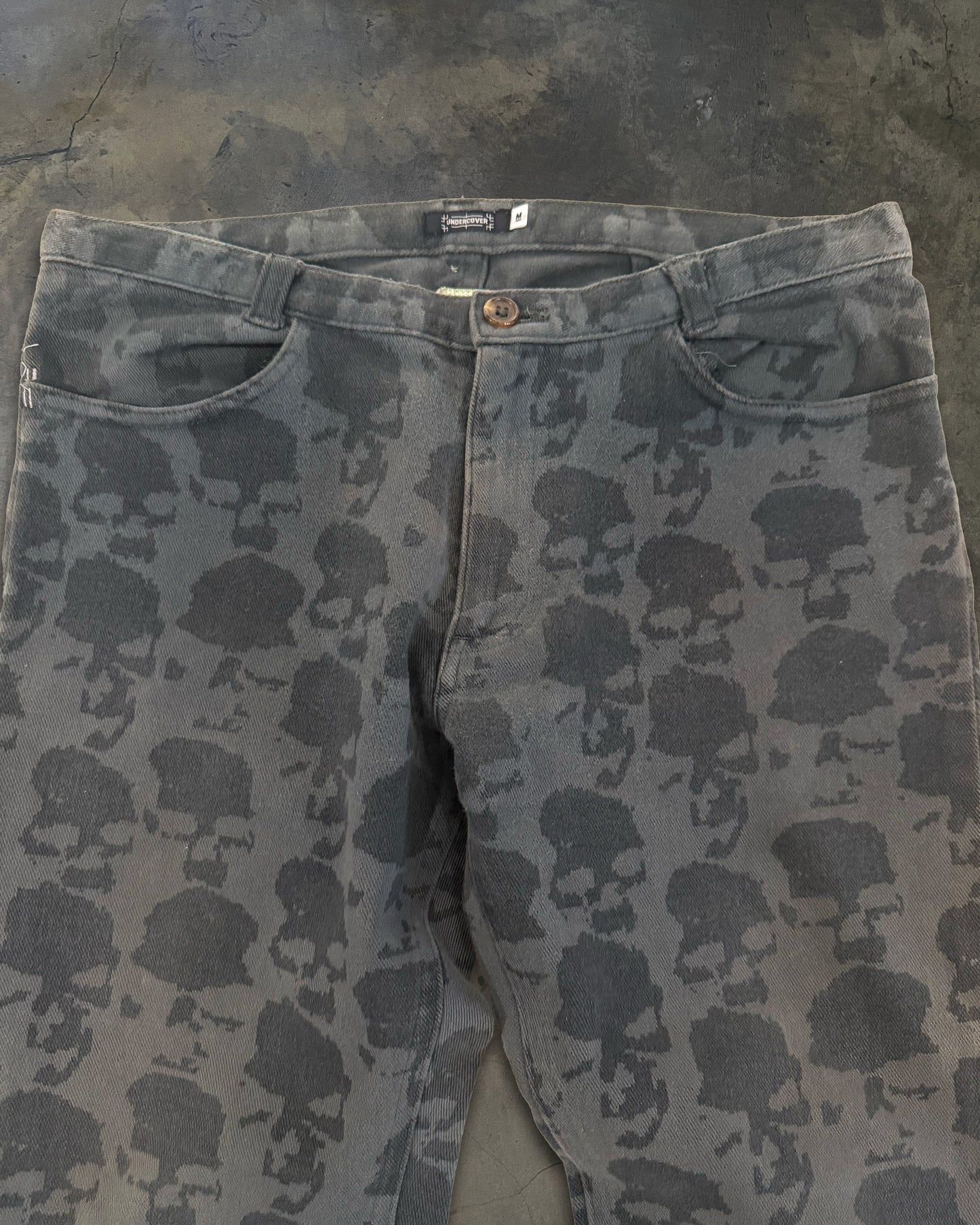 UNDERCOVER AW2001  " D.A.V.F" GREY SKULL PANTS