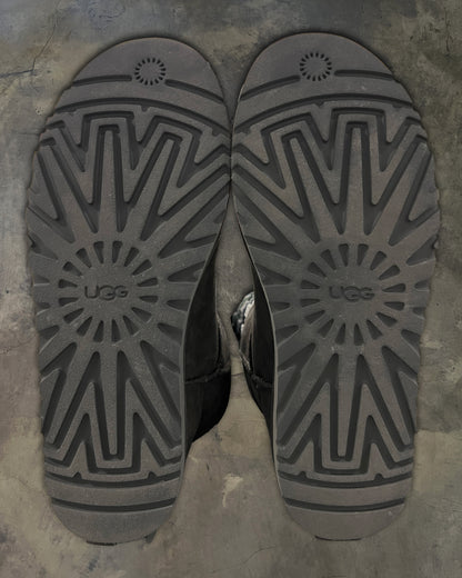 SACAI X UGG KNIT CLASSIC BOOTS