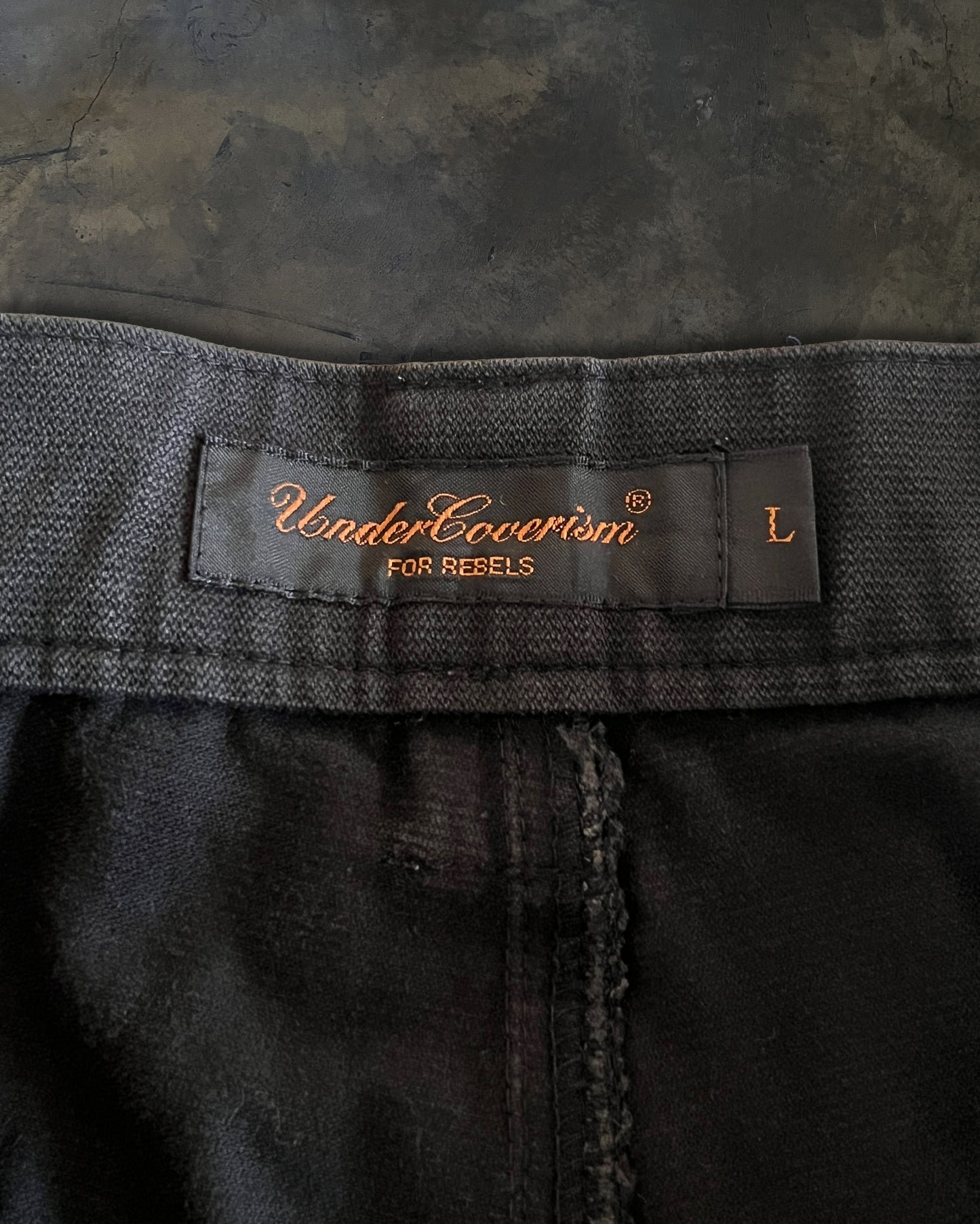 UNDERCOVER AW2001 D.A.V.F CHENILLE PATCHED D RING NAVY BLUE PANTS